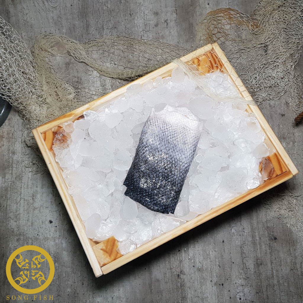 [Song Fish] Salmon Skin, Frozen, 1pc